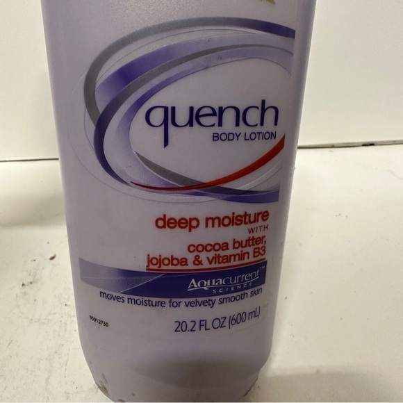 Olay Body Quench Body Lotion Deep Moisture Cocoa Butter Jojoba 20.2 OZ HTF - Picture 3 of 4